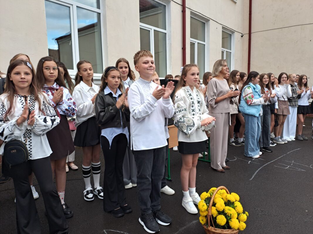 Перший дзвоник у Ковельській громаді: понад 9 400 учнів сіли за парти