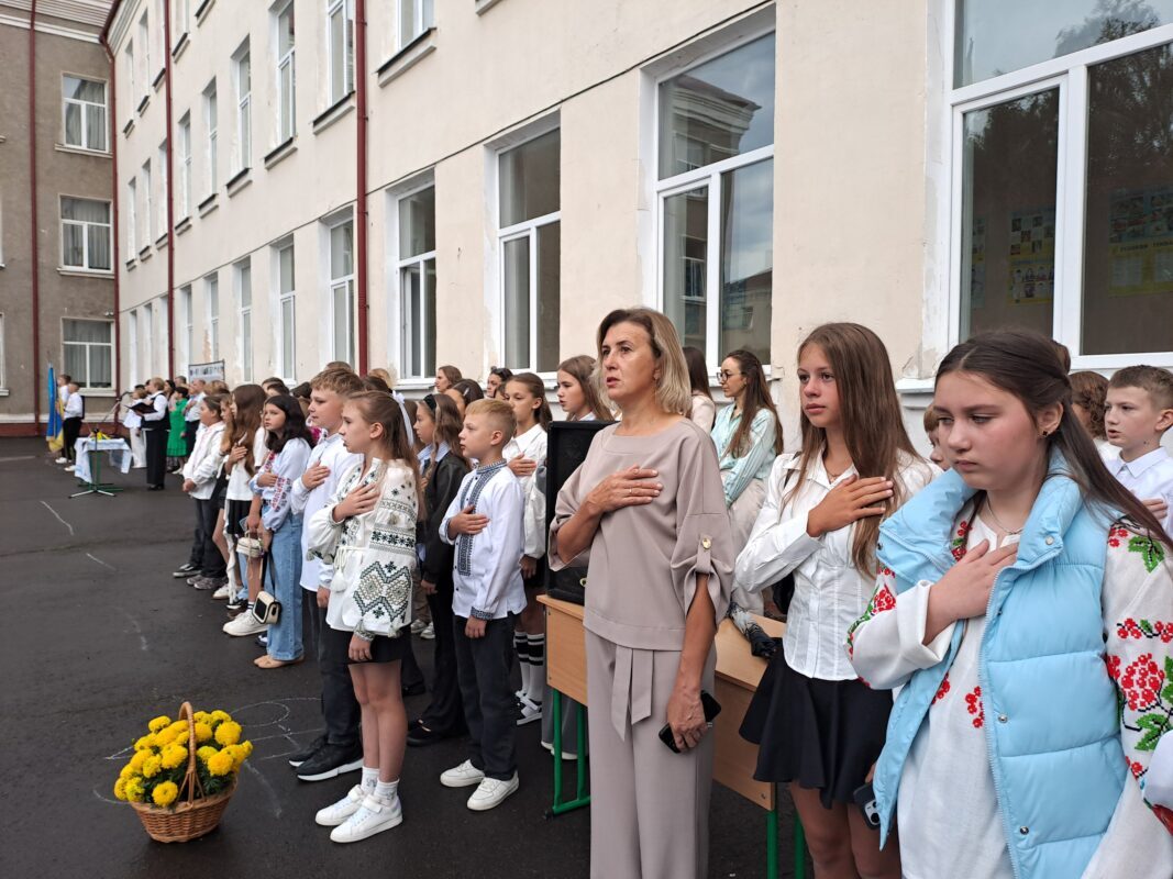 Перший дзвоник у Ковельській громаді: понад 9 400 учнів сіли за парти