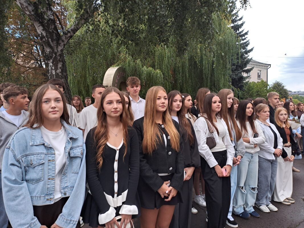Перший дзвоник у Ковельській громаді: понад 9 400 учнів сіли за парти