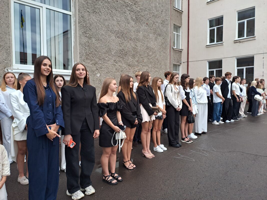 Перший дзвоник у Ковельській громаді: понад 9 400 учнів сіли за парти