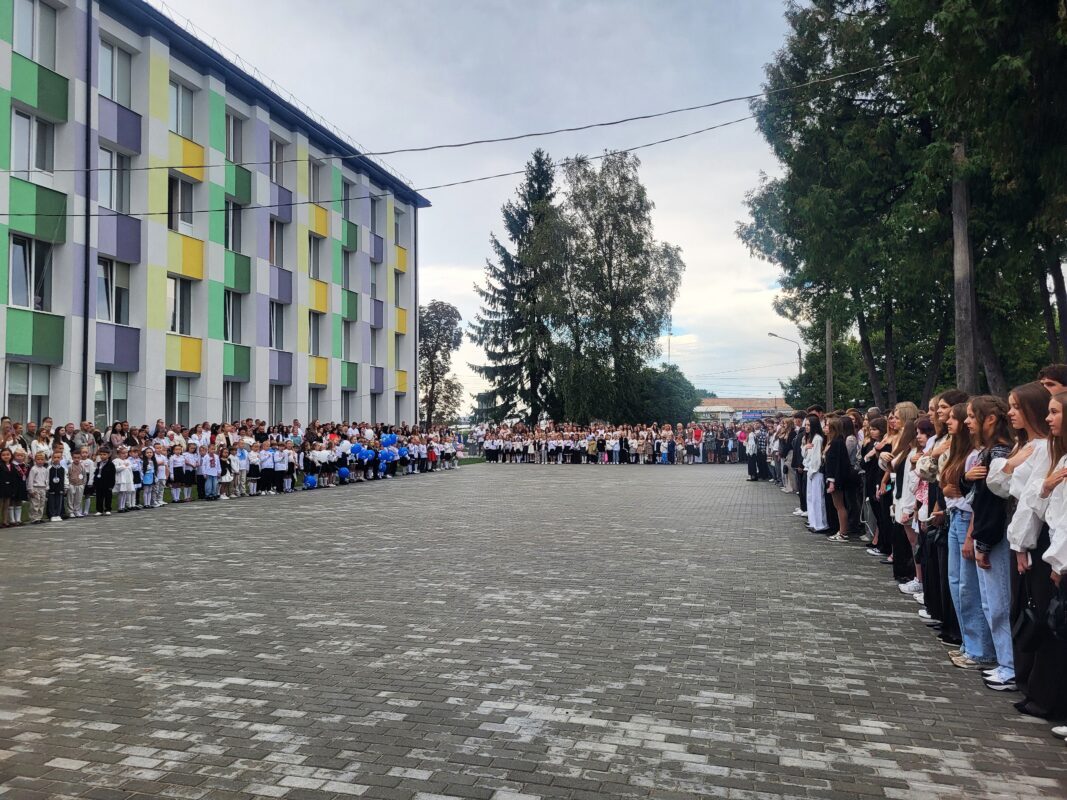 Перший дзвоник у Ковельській громаді: понад 9 400 учнів сіли за парти
