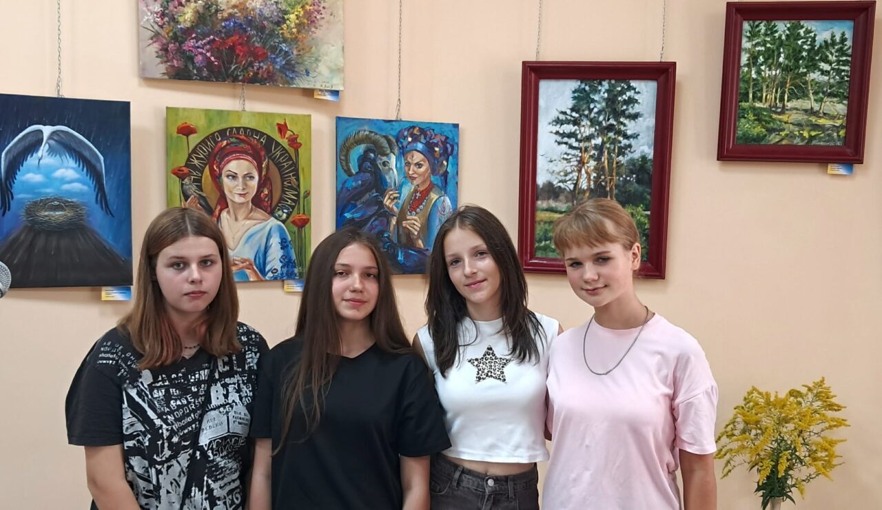 Галерея мистецтв відкрила виставку «Моя Україна» до 35-річчя Незалежності